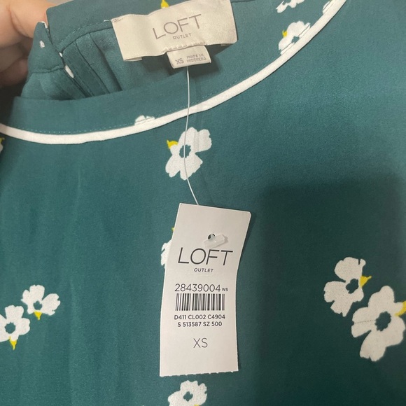 LOFT Green Floral Tank Top - Picture 3 of 5